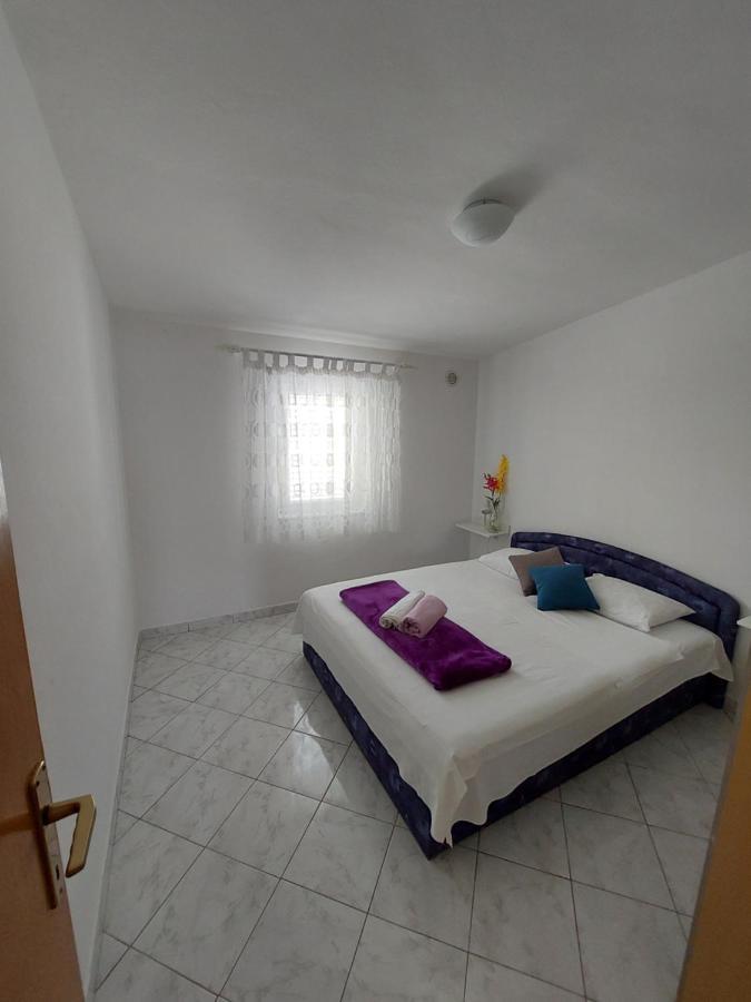 Apartments Markulincic Novalja Bagian luar foto