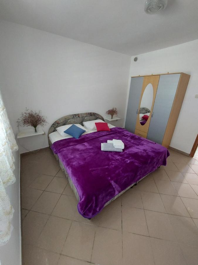 Apartments Markulincic Novalja Bagian luar foto