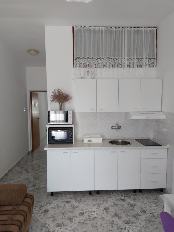 Apartments Markulincic Novalja Bagian luar foto