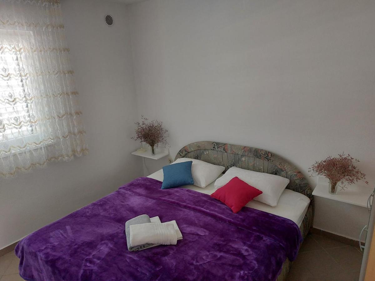 Apartments Markulincic Novalja Bagian luar foto