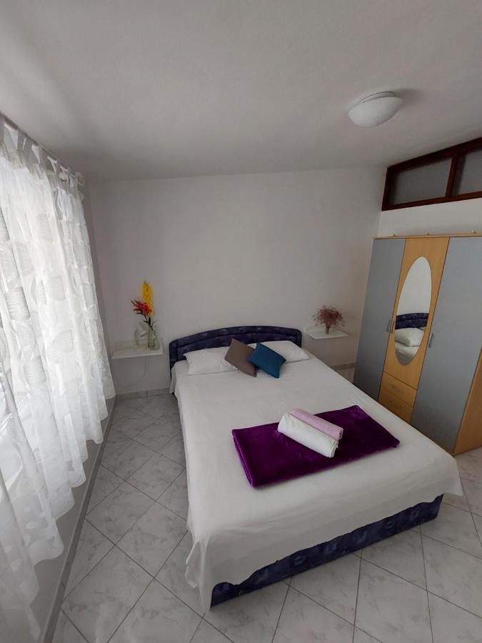 Apartments Markulincic Novalja Bagian luar foto