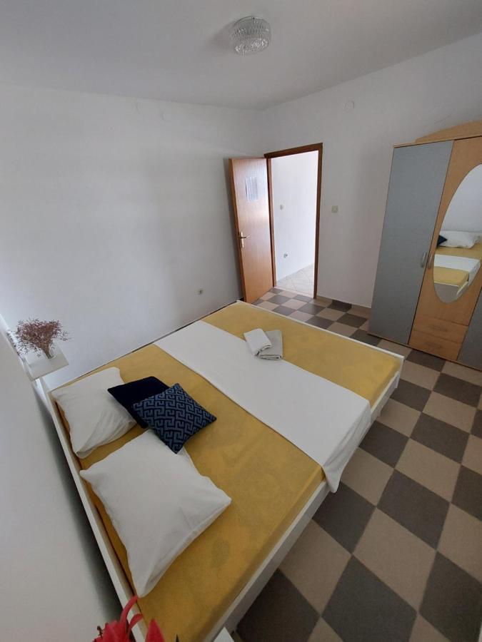 Apartments Markulincic Novalja Bagian luar foto
