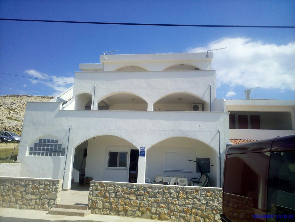 Apartments Markulincic Novalja Bagian luar foto